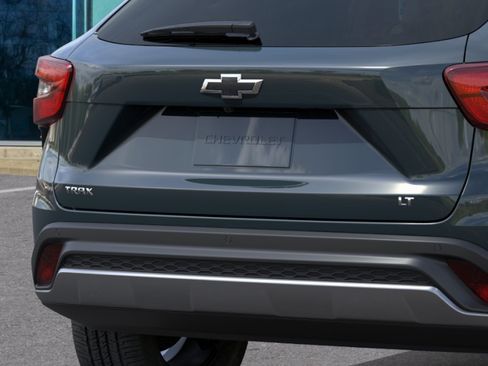 New 2026 Chevrolet Trax LT w/ Driver Confidence Package FWD image 14