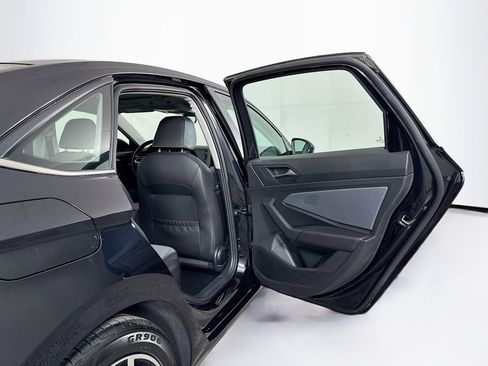 Used 2025 Volkswagen Jetta SE image 29