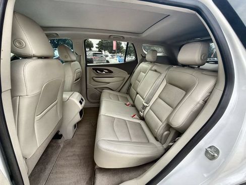 Used 2020 GMC Terrain Denali w/ Denali Premium Package FWD image 24