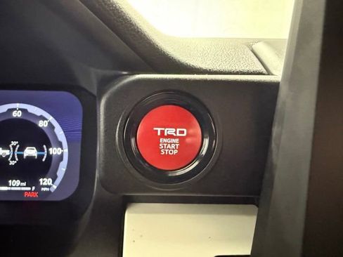 Used 2024 Toyota Tacoma TRD Off-Road image 39