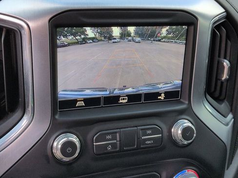 Used 2021 GMC Sierra 1500 SLT w/ SLT Premium Plus Package AWD/4WD image 17