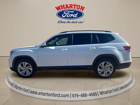 Used 2021 Volkswagen Atlas SE w/ Panoramic Sunroof Package FWD image 3