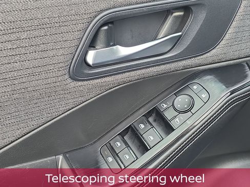 Used 2023 Nissan Rogue SV image 15