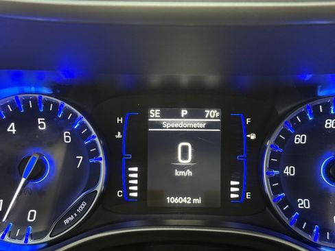 Used 2022 Chrysler Voyager LX image 22