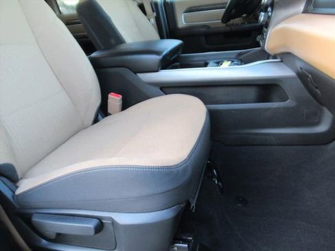 Used 2020 RAM 3500 Big Horn w/ Level 2 Equipment Group image 10