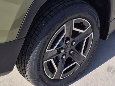 New 2026 Jeep Cherokee Laredo image 7