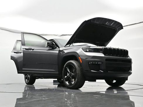 New 2025 Jeep Grand Cherokee L Limited image 60
