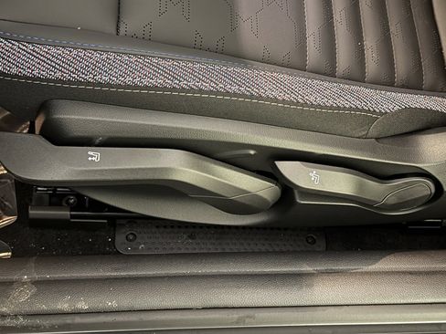 New 2026 MINI Cooper S image 25