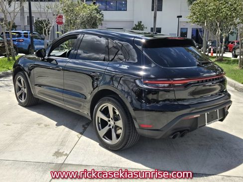 Used 2023 Porsche Macan Turbo AWD/4WD image 8