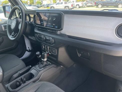 Used 2024 Jeep Wrangler Unlimited Sport AWD/4WD image 28