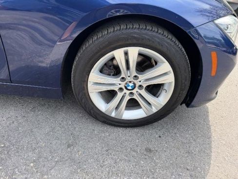 Used 2017 BMW 330i xDrive Sedan w/ Premium Package image 14