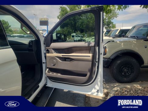 Used 2019 Ford Expedition Max Limited AWD/4WD image 16