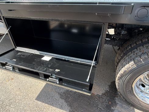 New 2026 RAM 5500 Tradesman w/ Chrome Appearance Group AWD/4WD image 14