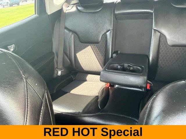 Used 2020 Jeep Compass Latitude w/ Cold Weather Group AWD/4WD image 30