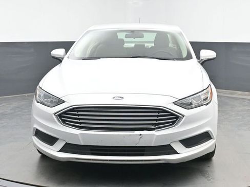 Used 2017 Ford Fusion SE FWD image 3