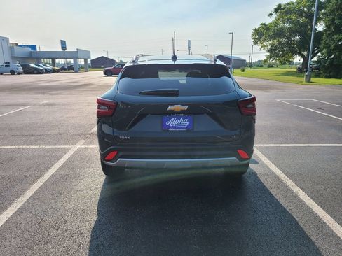 New 2026 Chevrolet Trax LT w/ LT Convenience Package FWD image 6