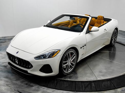 Used 2018 Maserati GranTurismo Sport image 5