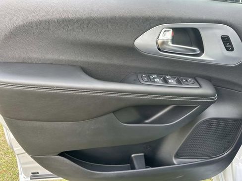 New 2026 Chrysler Pacifica Limited w/ S Appearance Package FWD image 22