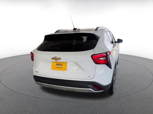 Used 2025 Chevrolet Trax LT FWD image 15