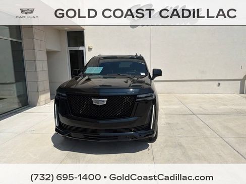 Used 2023 Cadillac Escalade Sport Platinum w/ LPO, ONYX Package AWD/4WD image 5