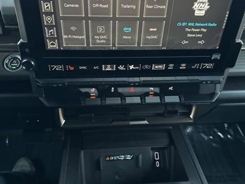 Used 2024 GMC Hummer EV 2X w/ LPO, Illumination Package image 23