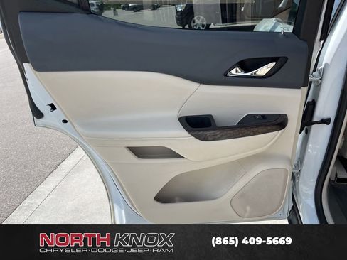 Used 2020 GMC Acadia Denali w/ Trailering Package FWD image 15