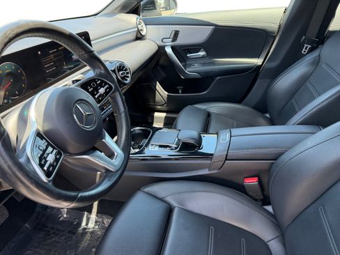 Used 2020 Mercedes-Benz CLA 250 image 9