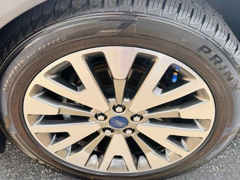 Used 2020 Ford Escape Titanium w/ Titanium Premium Package 2.0 FWD image 17