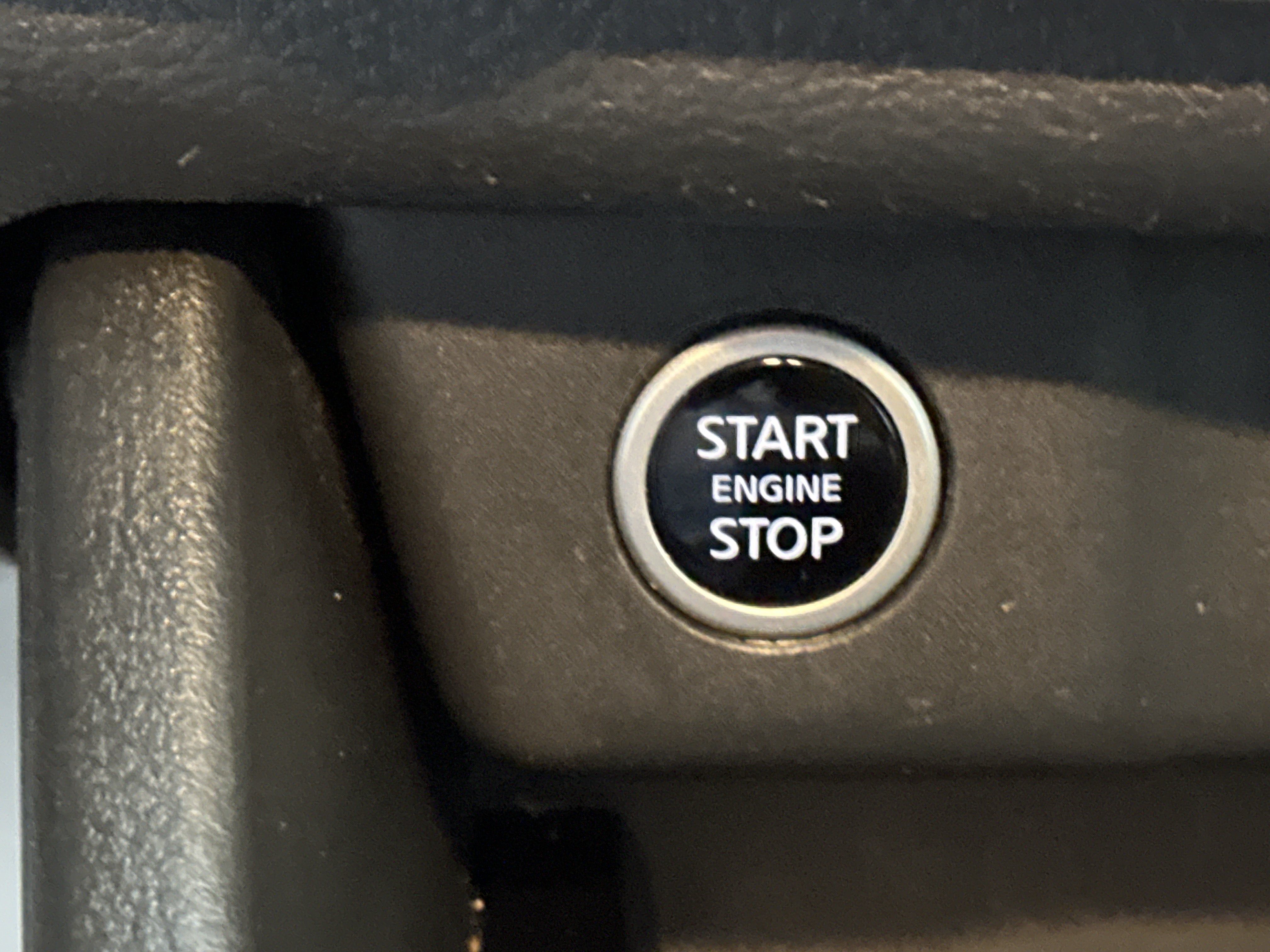 Used 2023 Nissan Rogue S AWD/4WD image 27