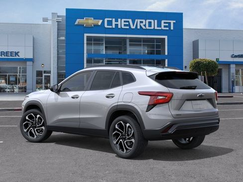 New 2026 Chevrolet Trax RS w/ Driver Confidence Package FWD image 5