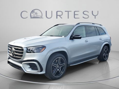 Certified 2026 Mercedes-Benz GLS 450 4MATIC image 1