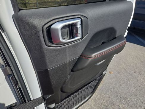 Certified 2024 Jeep Wrangler Unlimited Rubicon image 27