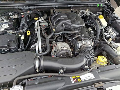 Used 2015 Jeep Wrangler Sport image 28