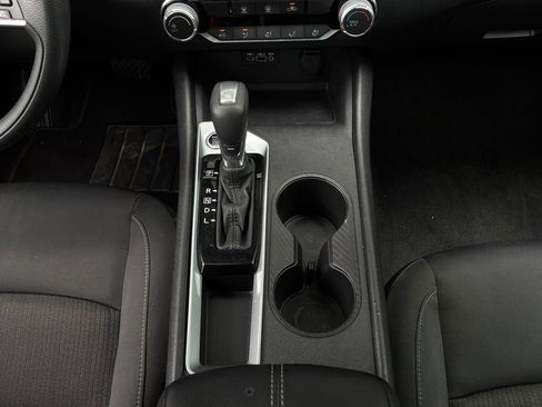 Used 2025 Nissan Altima 2.5 SV FWD image 15