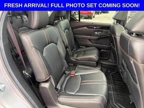 Used 2025 Honda Pilot TrailSport image 39