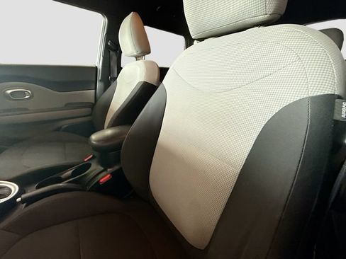 Used 2014 Kia Soul FWD image 19