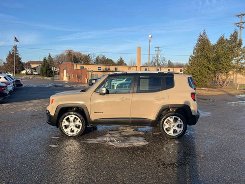 Used 2016 Jeep Renegade Limited image 2