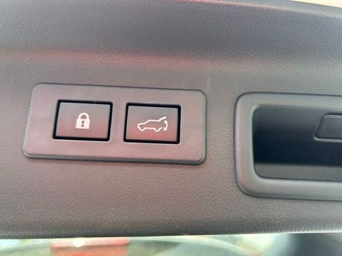 Used 2025 Subaru Forester Limited AWD/4WD image 11