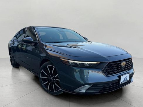 Used 2025 Honda Accord Touring image 1