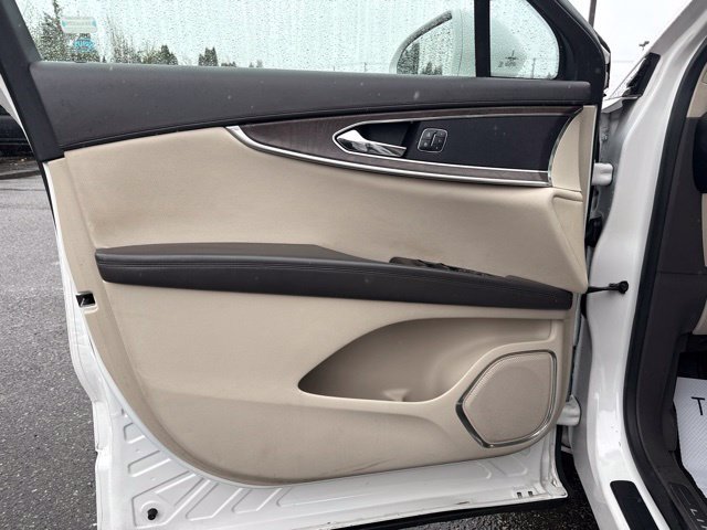 Used 2016 Lincoln MKX Reserve w/ Technology Package AWD/4WD image 22