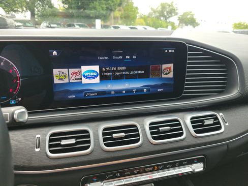 Used 2025 Mercedes-Benz GLS 450 4MATIC image 23