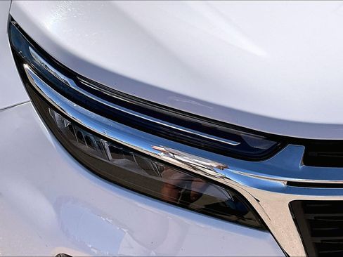 Used 2024 Chevrolet Equinox LT AWD/4WD image 32