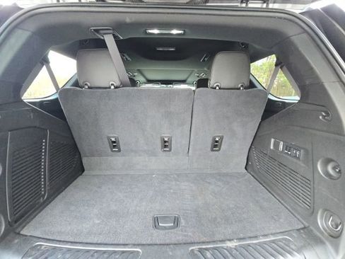 Used 2021 GMC Yukon SLT w/ SLT Luxury Plus Package image 13