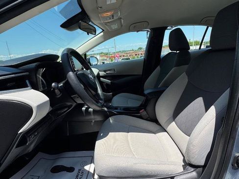 Used 2020 Toyota Corolla LE FWD image 13