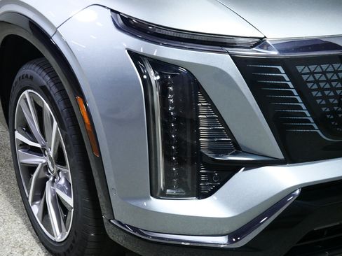 Used 2026 Cadillac Vistiq Sport w/ LPO, Floor Liner Package AWD/4WD image 16