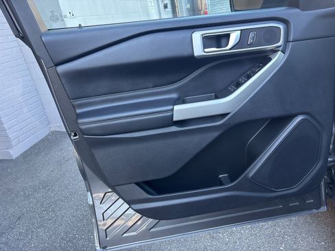 Certified 2022 Ford Explorer XLT w/ Equipment Group 202A image 49