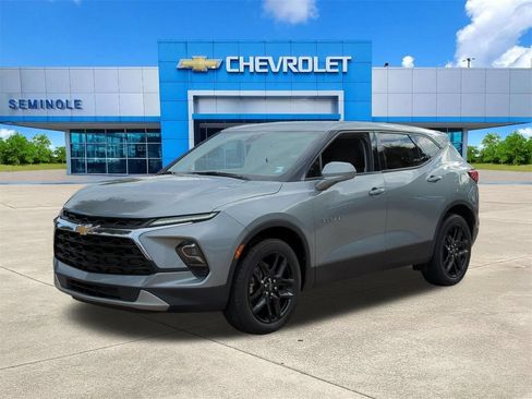 Used 2024 Chevrolet Blazer LT FWD image 2