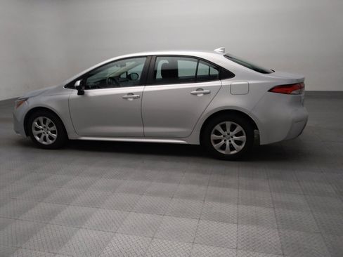 Used 2021 Toyota Corolla LE image 3