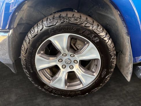 Used 2019 RAM 1500 Laramie AWD/4WD image 35
