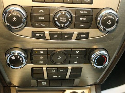 Used 2011 Ford Fusion SE image 25